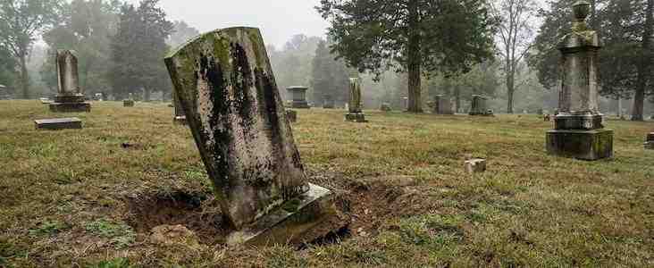 Professional headstone cleaning service in Kentucky cemetery