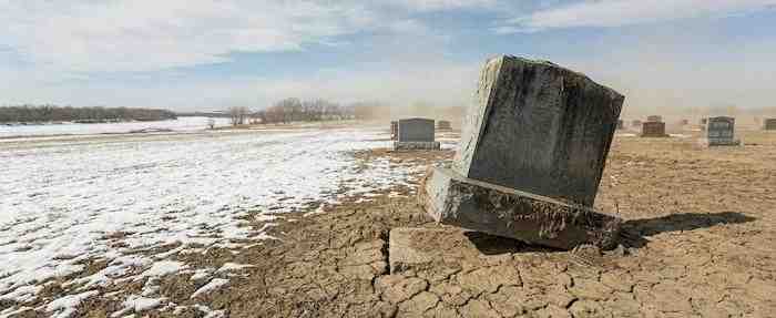 Professional headstone cleaning service in North Dakota cemetery