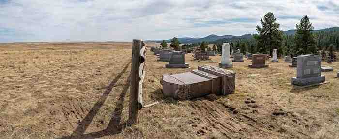 Professional headstone cleaning service in South Dakota cemetery