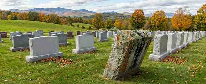 Professional headstone cleaning service in Vermont cemetery