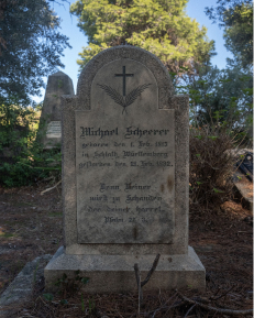 Headstone in Texas before cleaning