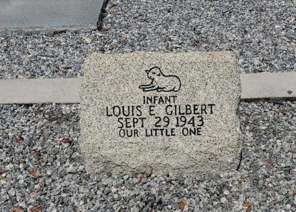 Fully restored and deep-cleaned condition of family headstone in Florida after Tending service