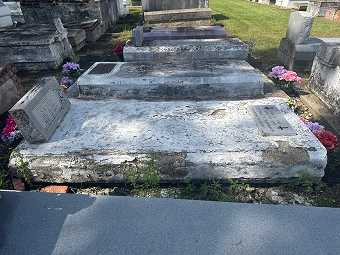 Grave Care: Before and After / image 340255