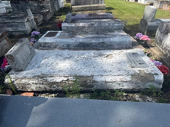Grave Care: Before and After / image 340255
